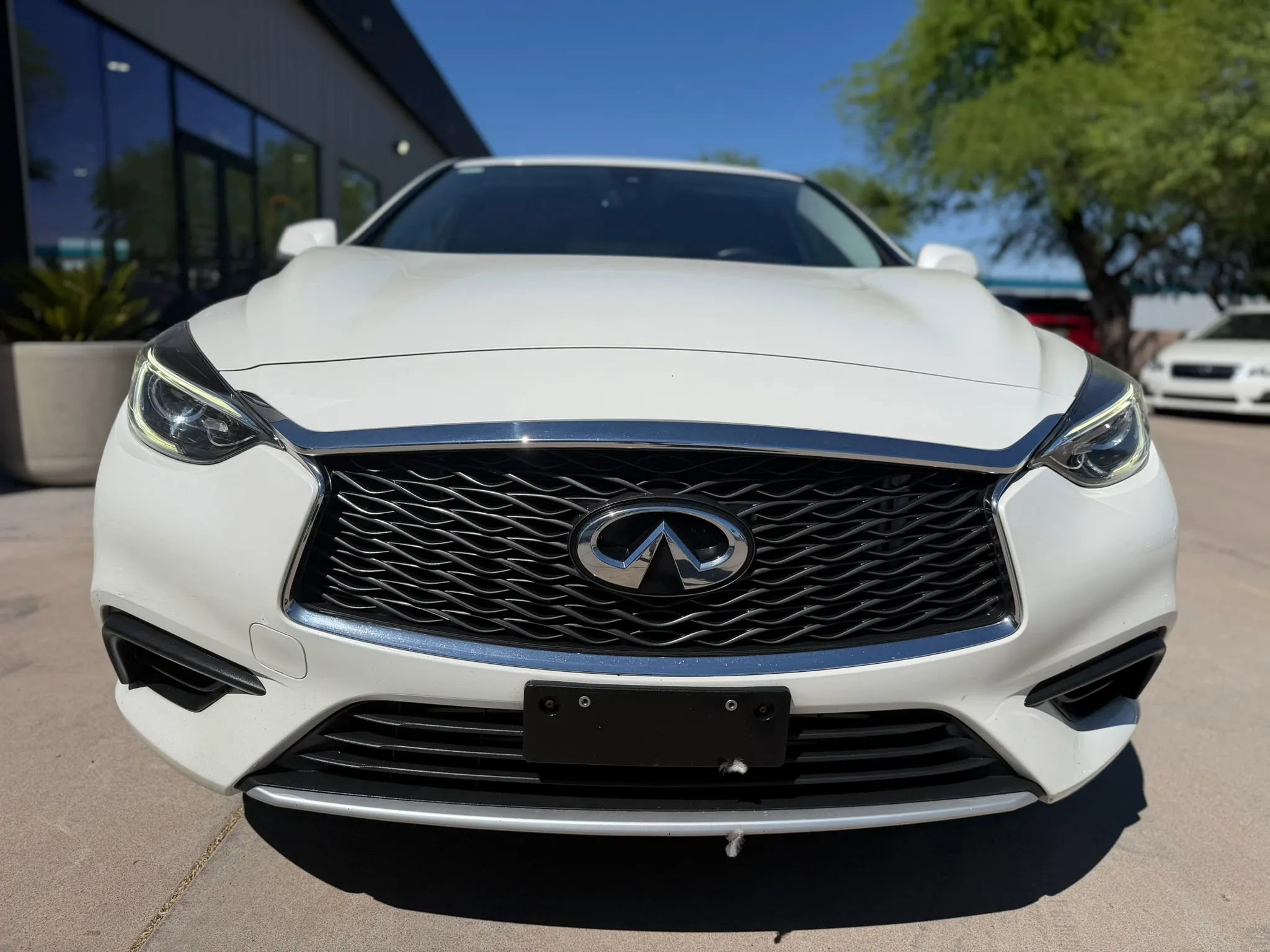 Used 2018 INFINITI QX30 image 2