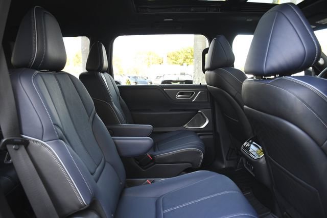 New 2026 INFINITI QX80 4WD w/ Sport Exterior Package image 32