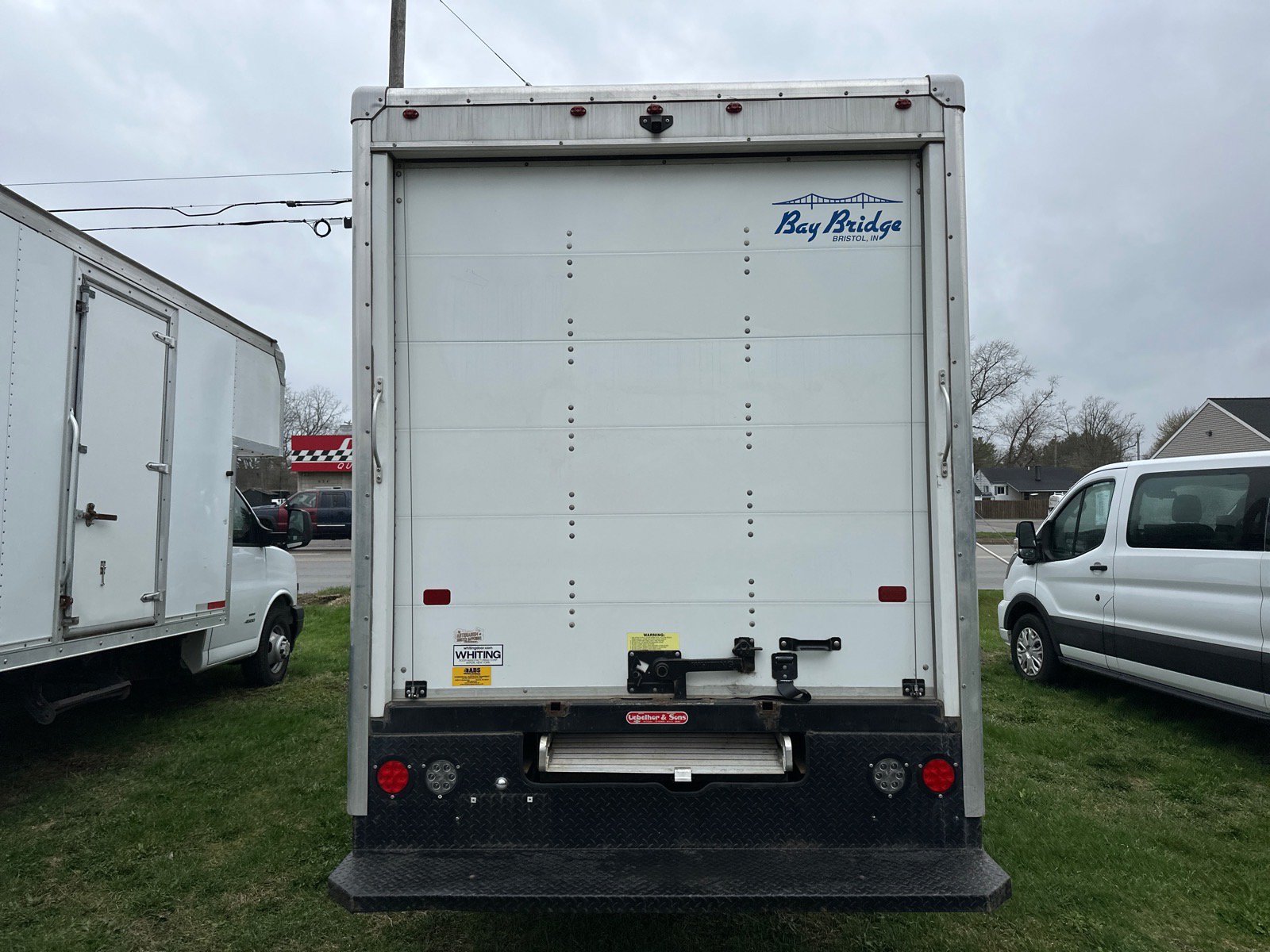 Used 2022 Chevrolet Express 3500 w/ Driver Convenience Package RWD image 5