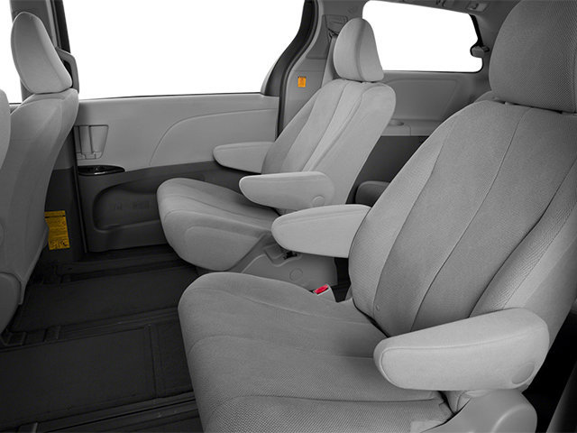 Used 2014 Toyota Sienna XLE w/ XLE Premium Package FWD image 14