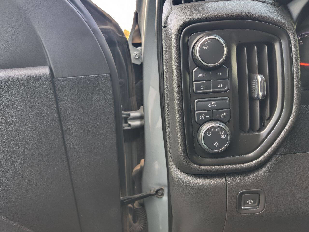 Used 2023 Chevrolet Silverado 1500 Custom Trail Boss image 35