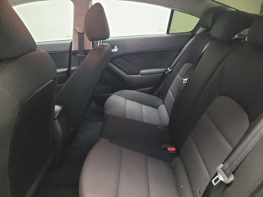 Used 2017 Kia Forte LX image 18