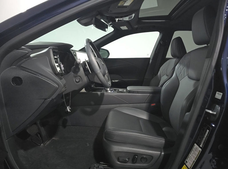 Used 2024 Lexus RX 350 Premium w/ Accessory Package (Z1) AWD/4WD image 2