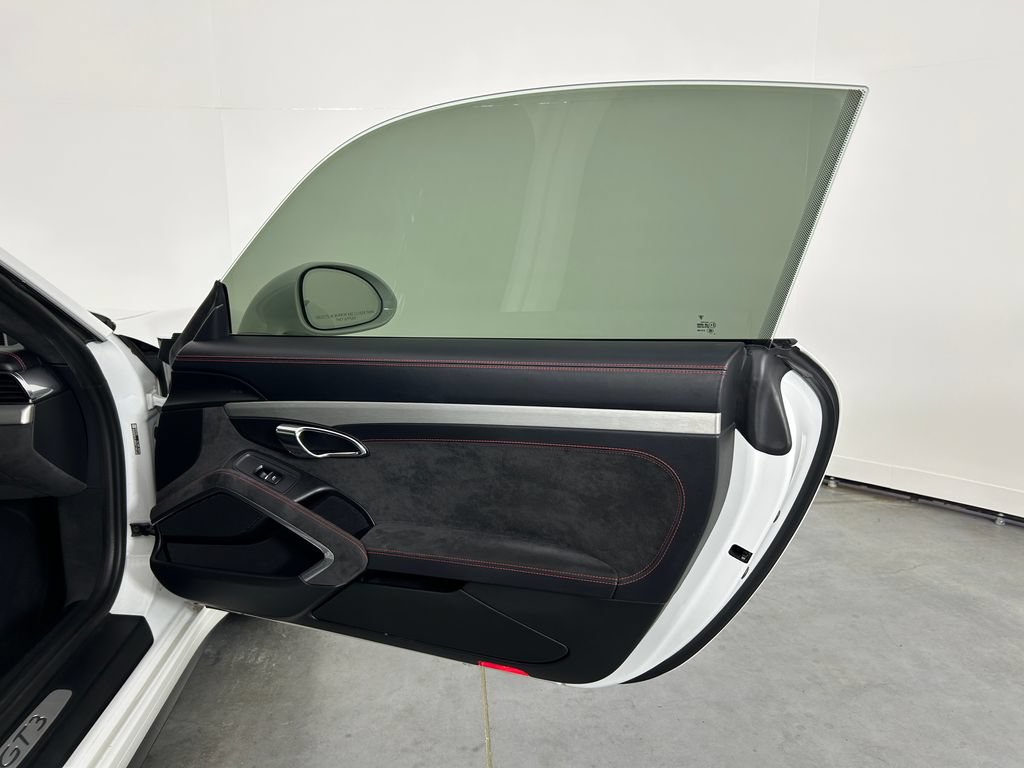 Certified 2015 Porsche 911 GT3 RWD image 24