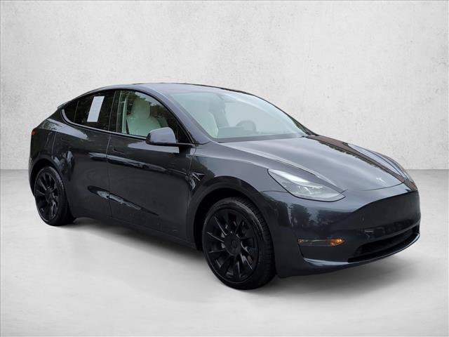 Used 2024 Tesla Model Y Long Range AWD/4WD image 3