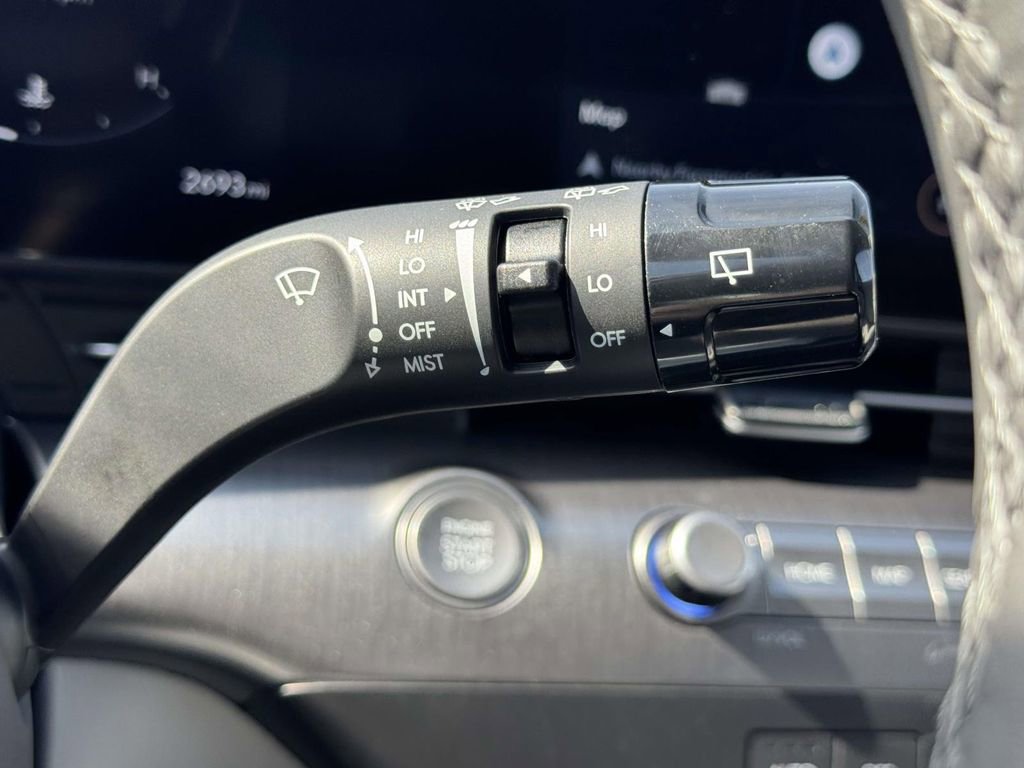 Used 2025 Hyundai Kona Limited image 23