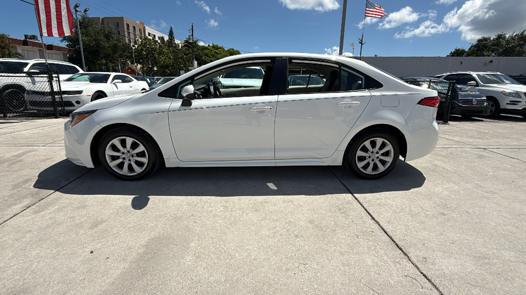 Used 2023 Toyota Corolla LE FWD image 11