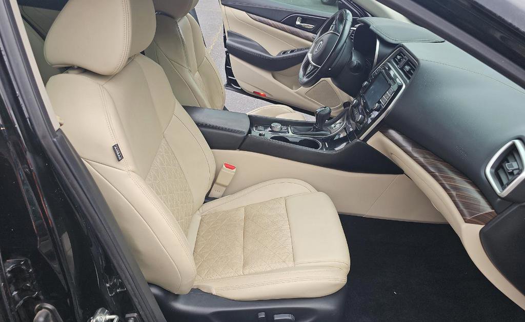 Used 2018 Nissan Maxima Platinum FWD image 16
