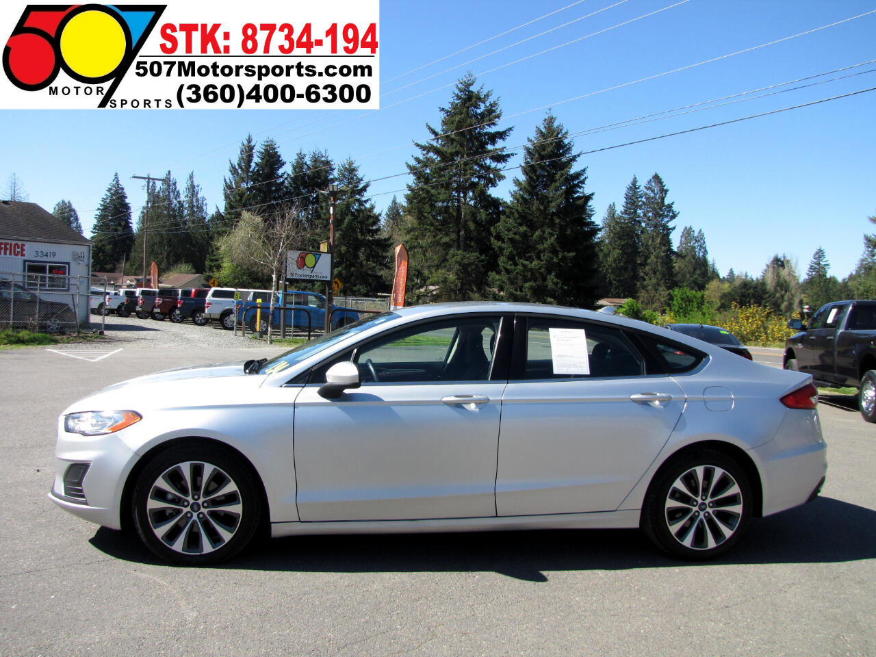 Used 2019 Ford Fusion SE image 2