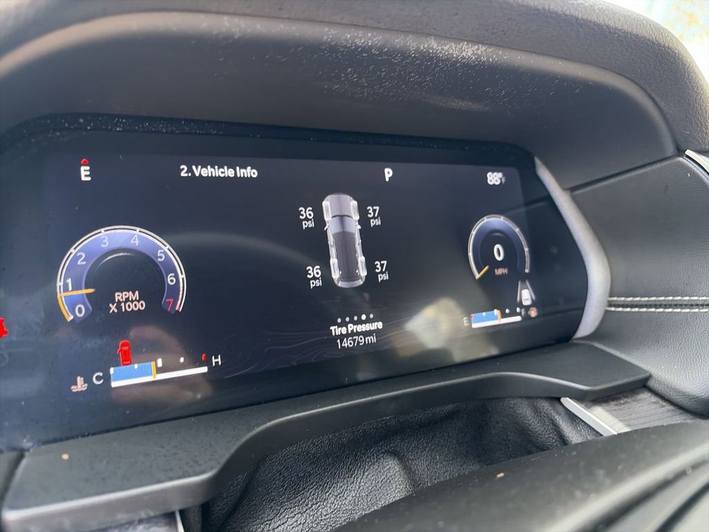 Used 2023 Jeep Grand Cherokee Limited image 17