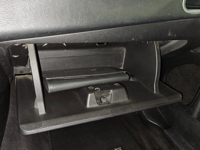 Used 2013 Dodge Avenger SE image 17