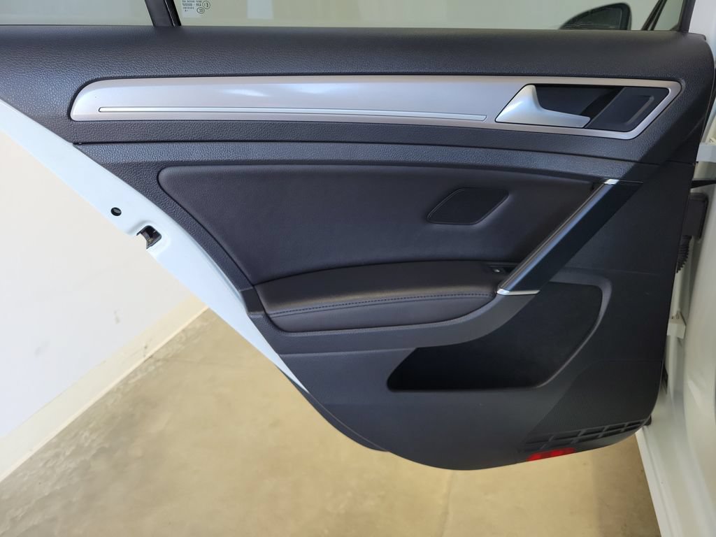 Used 2016 Volkswagen e-Golf SEL Premium FWD image 13