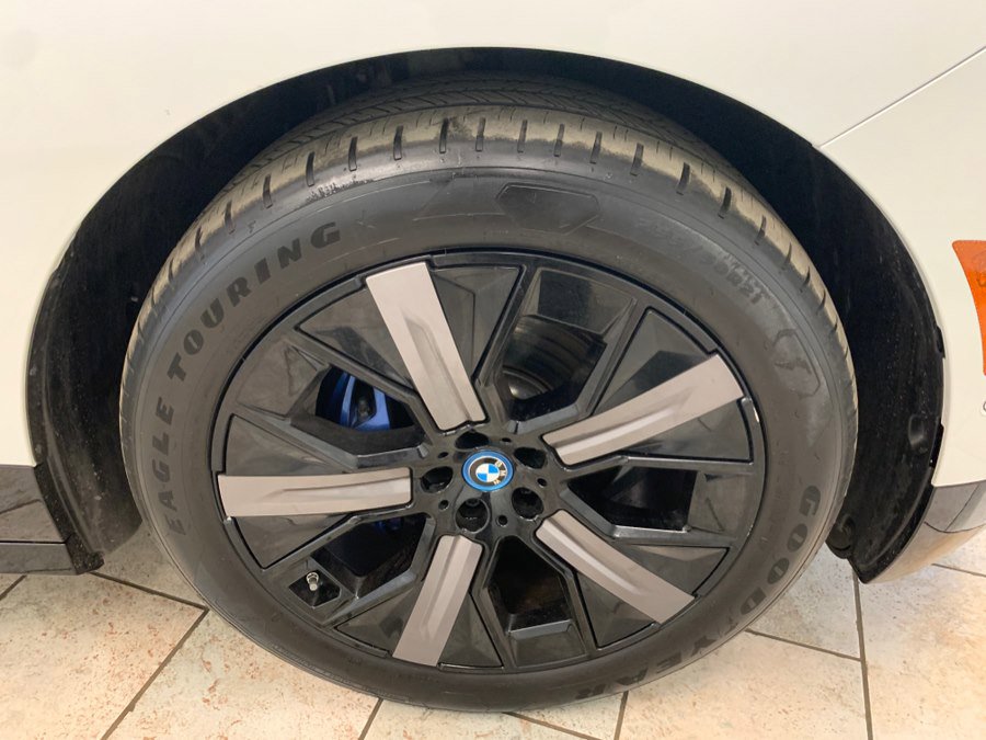 Used 2024 BMW iX M60 image 10