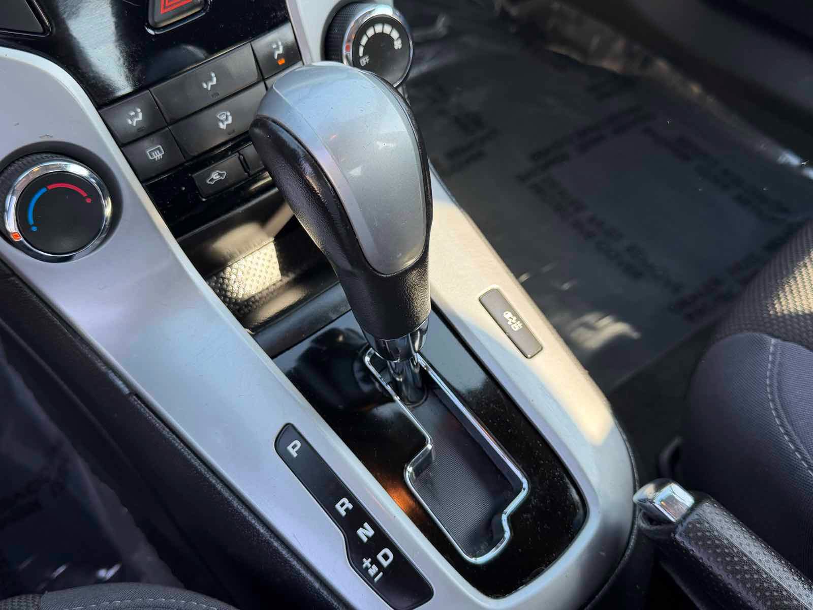Used 2014 Chevrolet Cruze LT FWD image 13