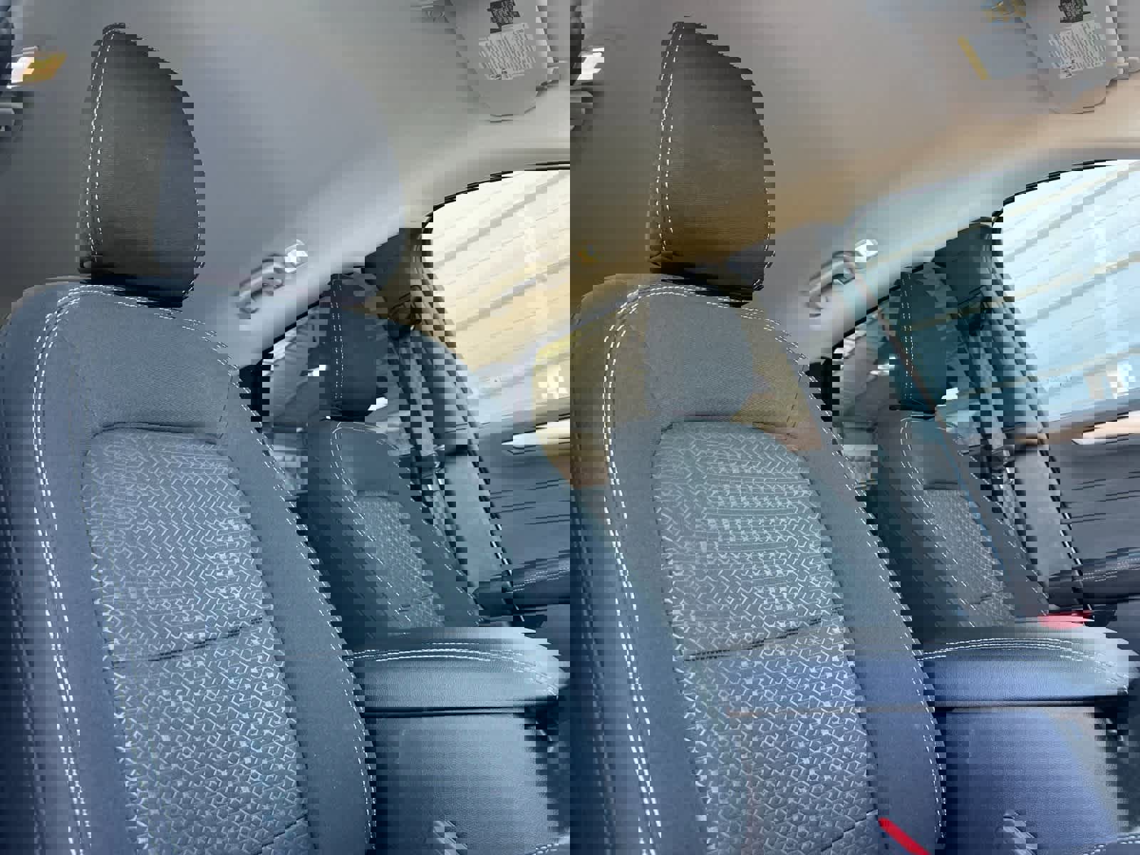 Used 2025 Ford Escape Active image 18