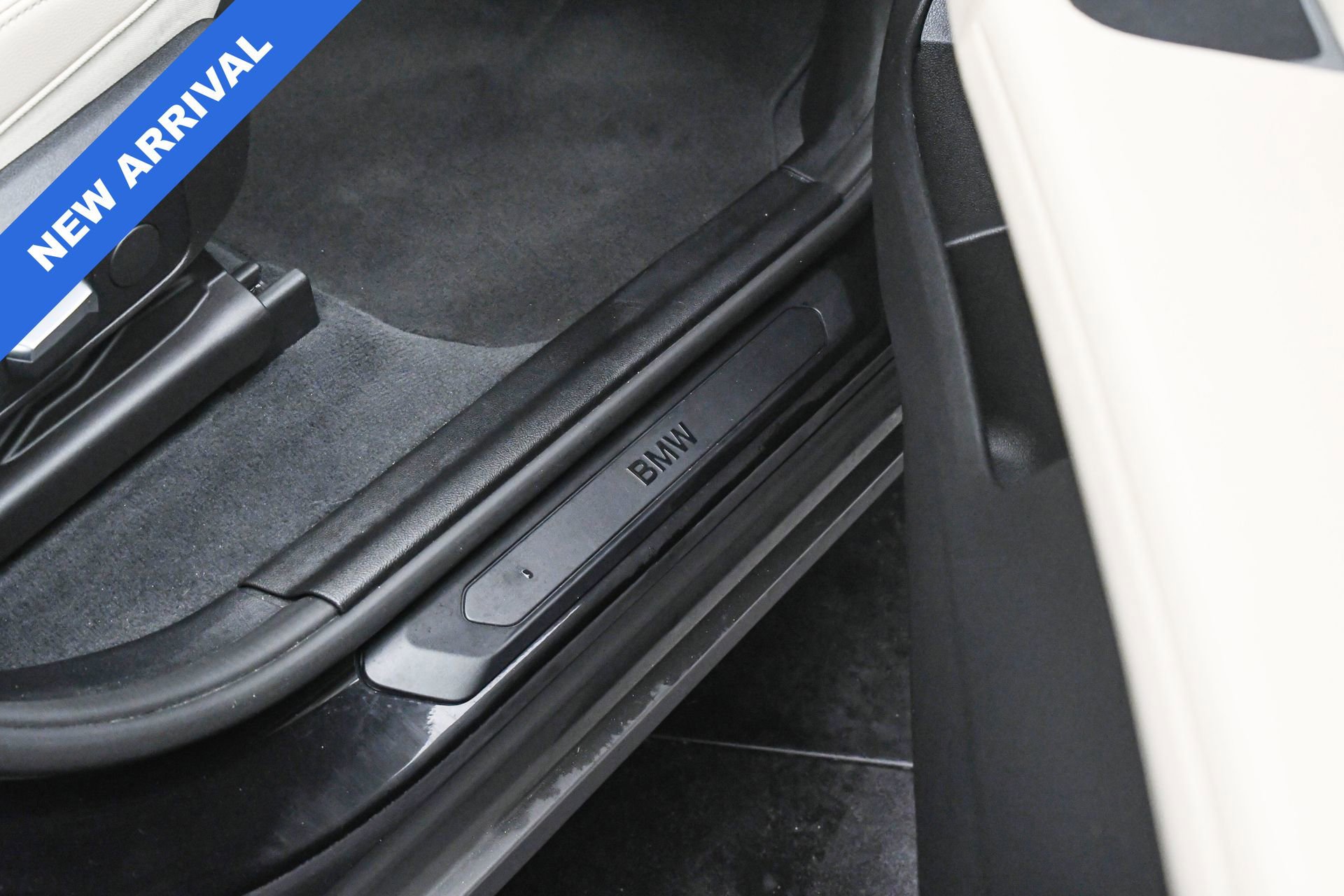 Used 2023 BMW X4 xDrive30i w/ Convenience Package image 46