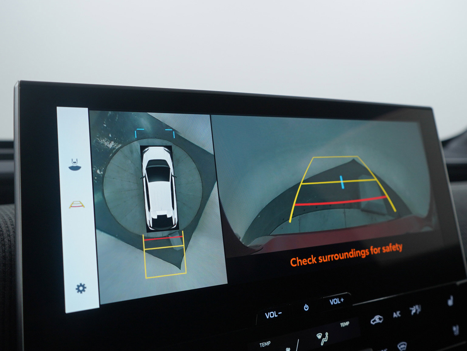 Used 2024 Subaru Solterra Touring w/ Touring Package image 28