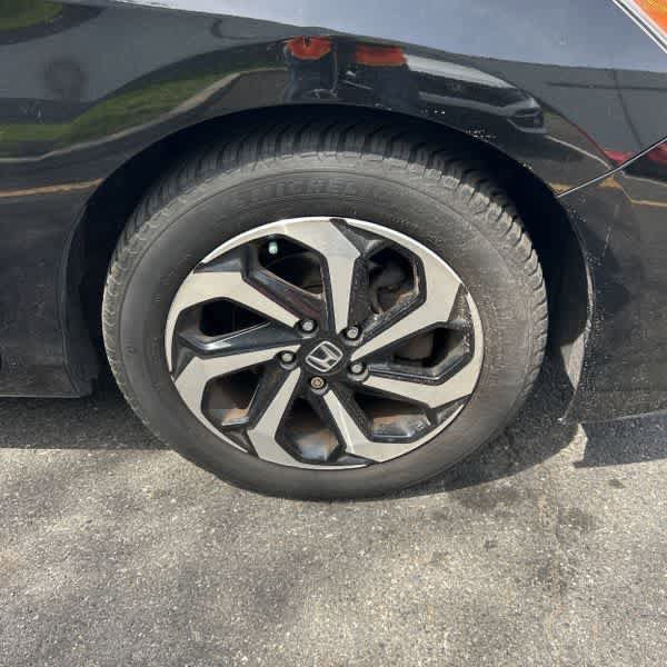 Used 2017 Honda Accord EX image 8
