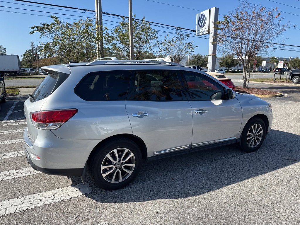 Used 2015 Nissan Pathfinder SL w/ SL Tech Package image 9