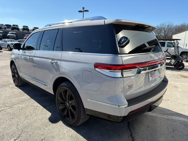 Used 2024 Lincoln Navigator Reserve AWD/4WD image 5