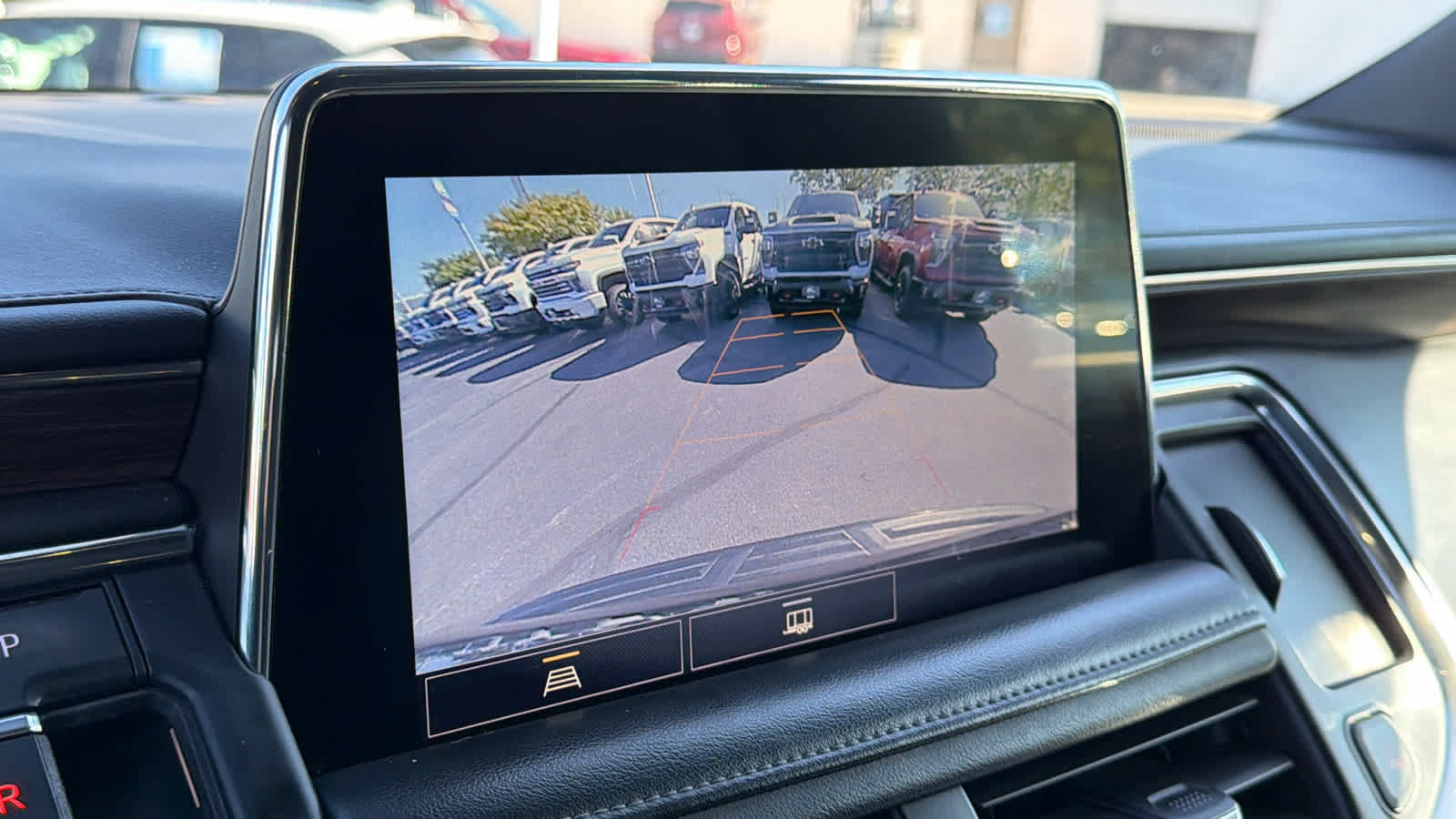 Used 2021 Chevrolet Tahoe LT AWD/4WD image 16