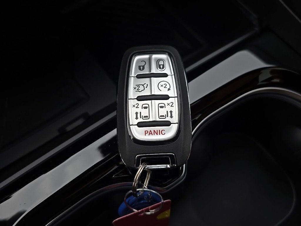 New 2026 Chrysler Pacifica Pinnacle FWD image 7