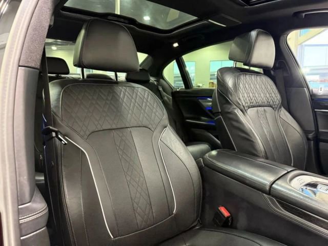 Used 2017 BMW 750i xDrive AWD/4WD image 26