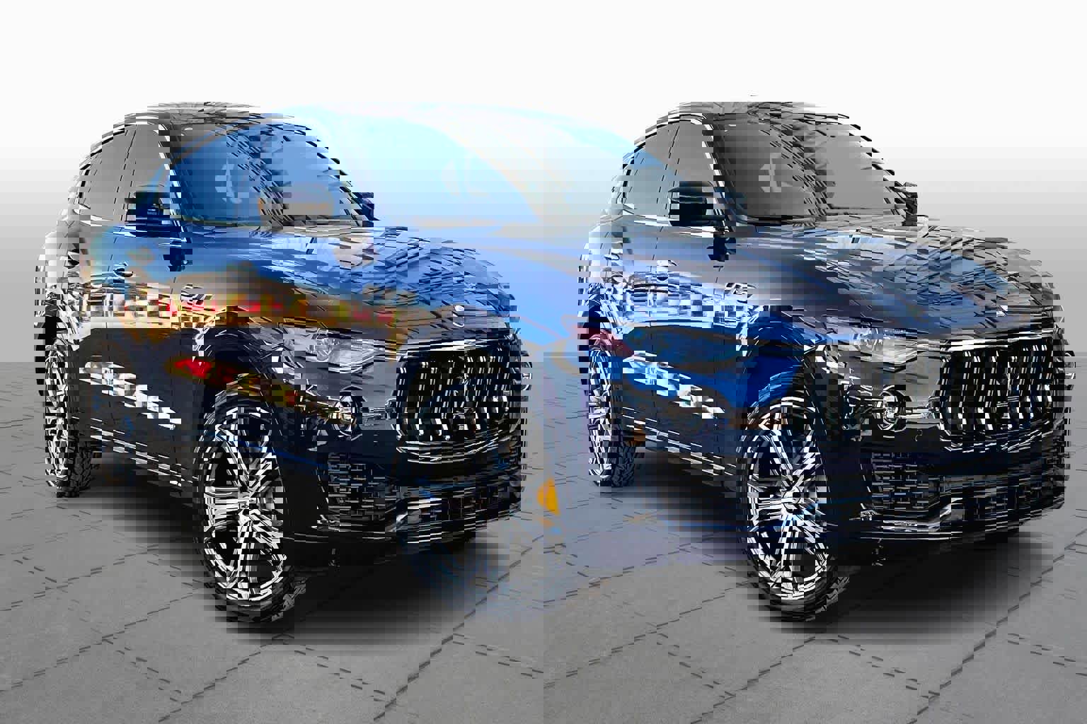 Used 2023 Maserati Levante GT image 2