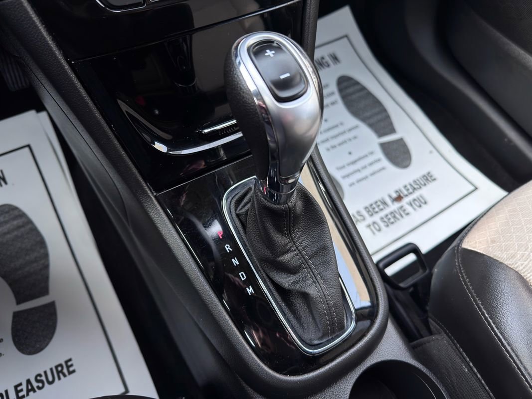 Used 2021 Buick Encore Preferred image 25