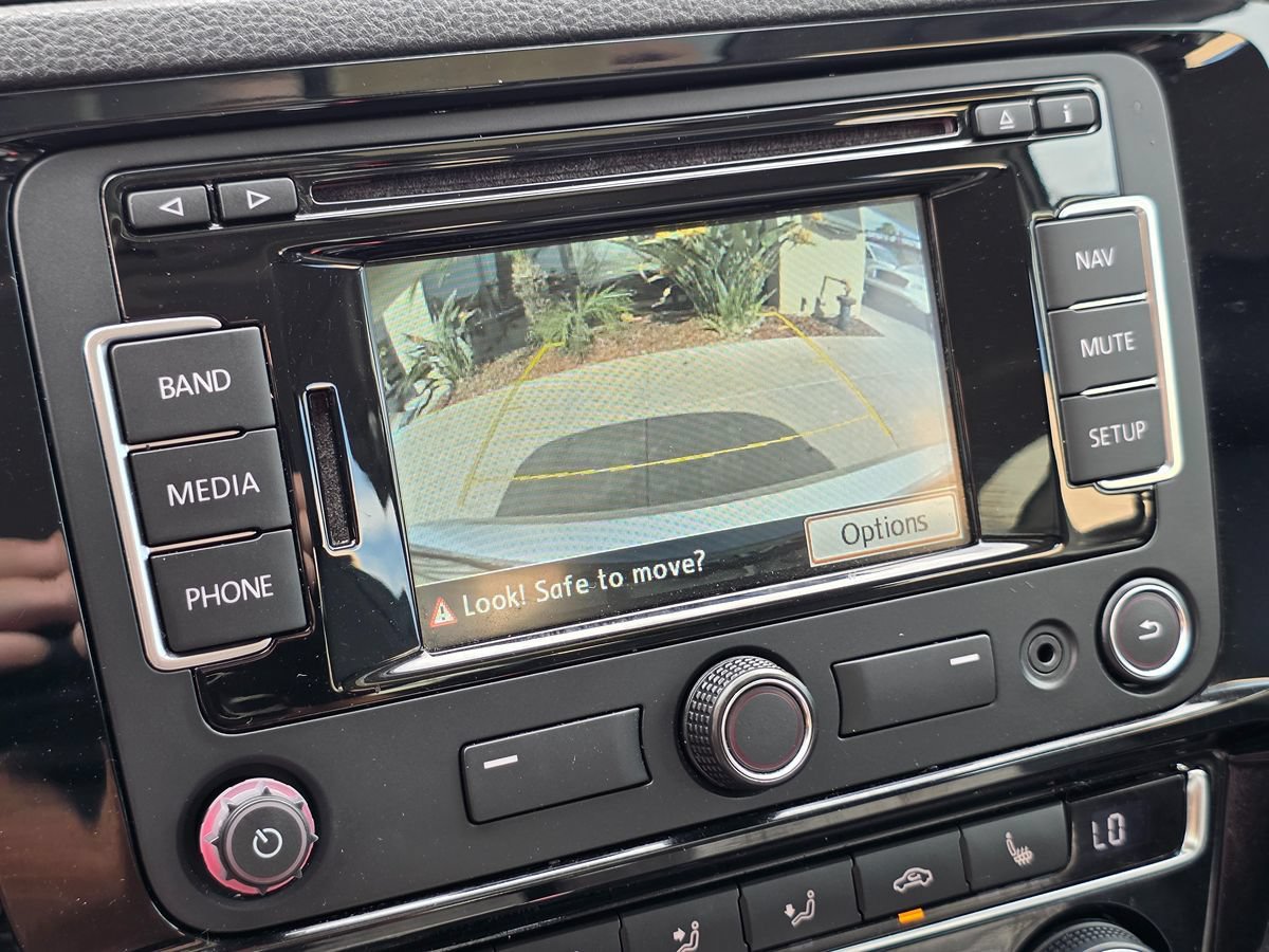 Used 2015 Volkswagen Jetta SEL FWD image 41