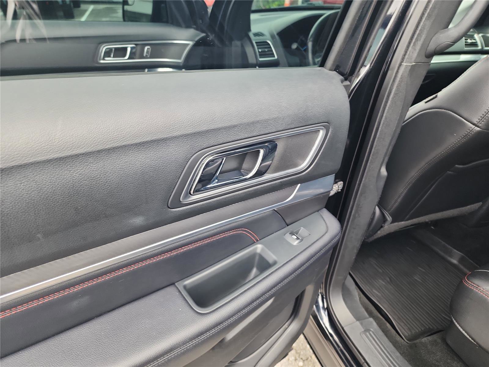 Used 2017 Ford Explorer Sport image 15