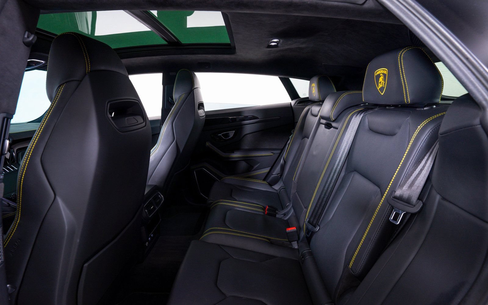 Used 2021 Lamborghini Urus AWD/4WD image 19