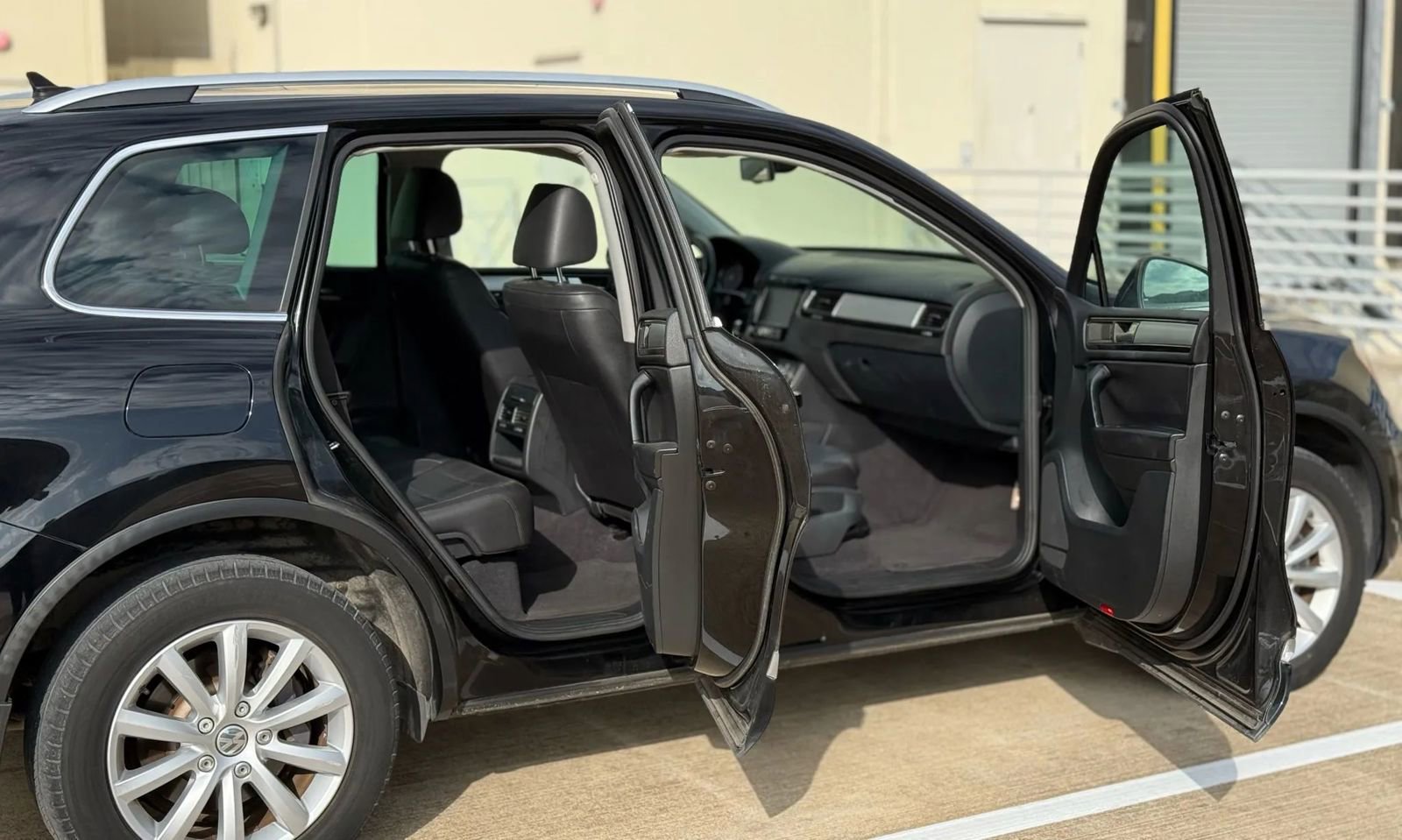 Used 2012 Volkswagen Touareg VR6 image 20