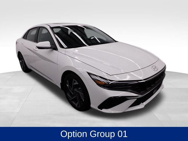 Certified 2025 Hyundai Elantra SEL image 2