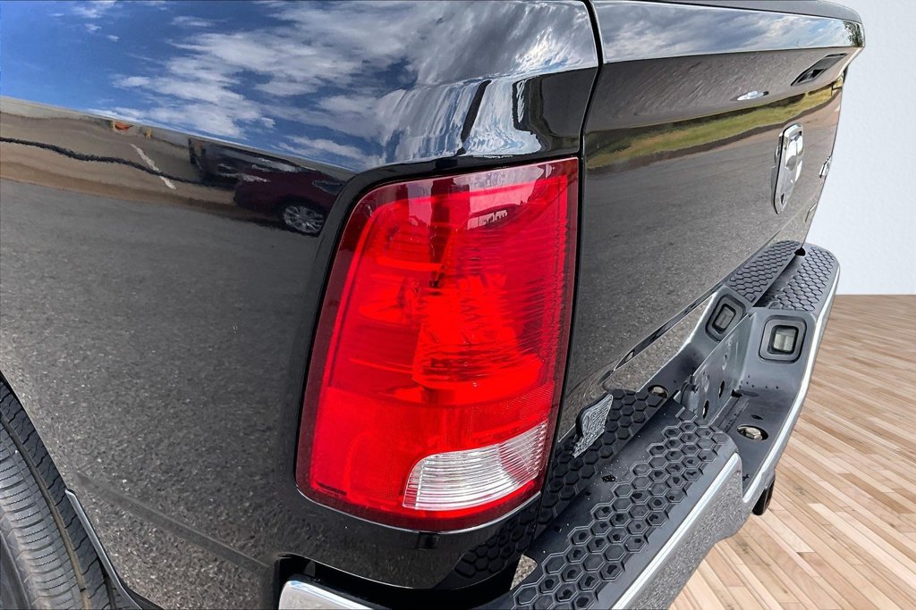 Used 2018 RAM 1500 Classic SLT AWD/4WD image 26