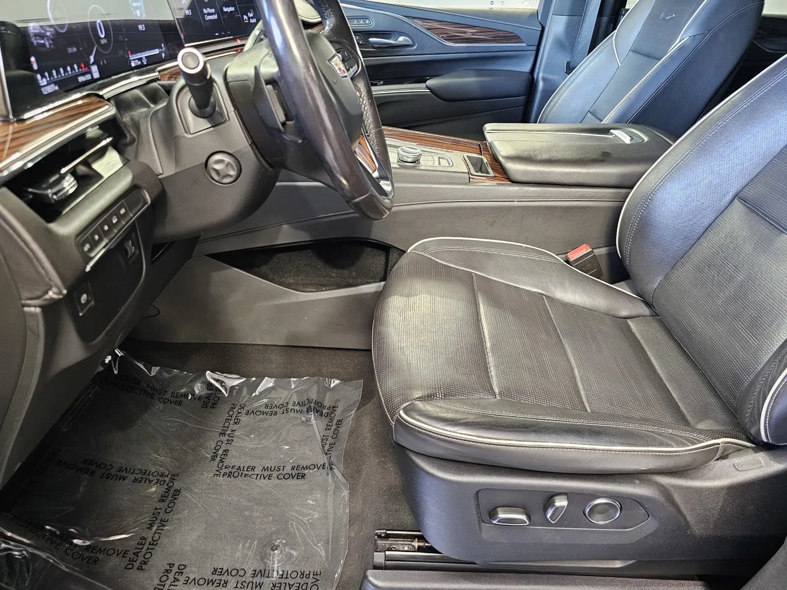 Used 2021 Cadillac Escalade ESV Premium Luxury AWD/4WD image 16