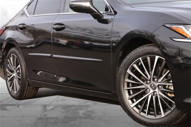 Used 2023 Lexus ES 350 w/ Premium Package image 3