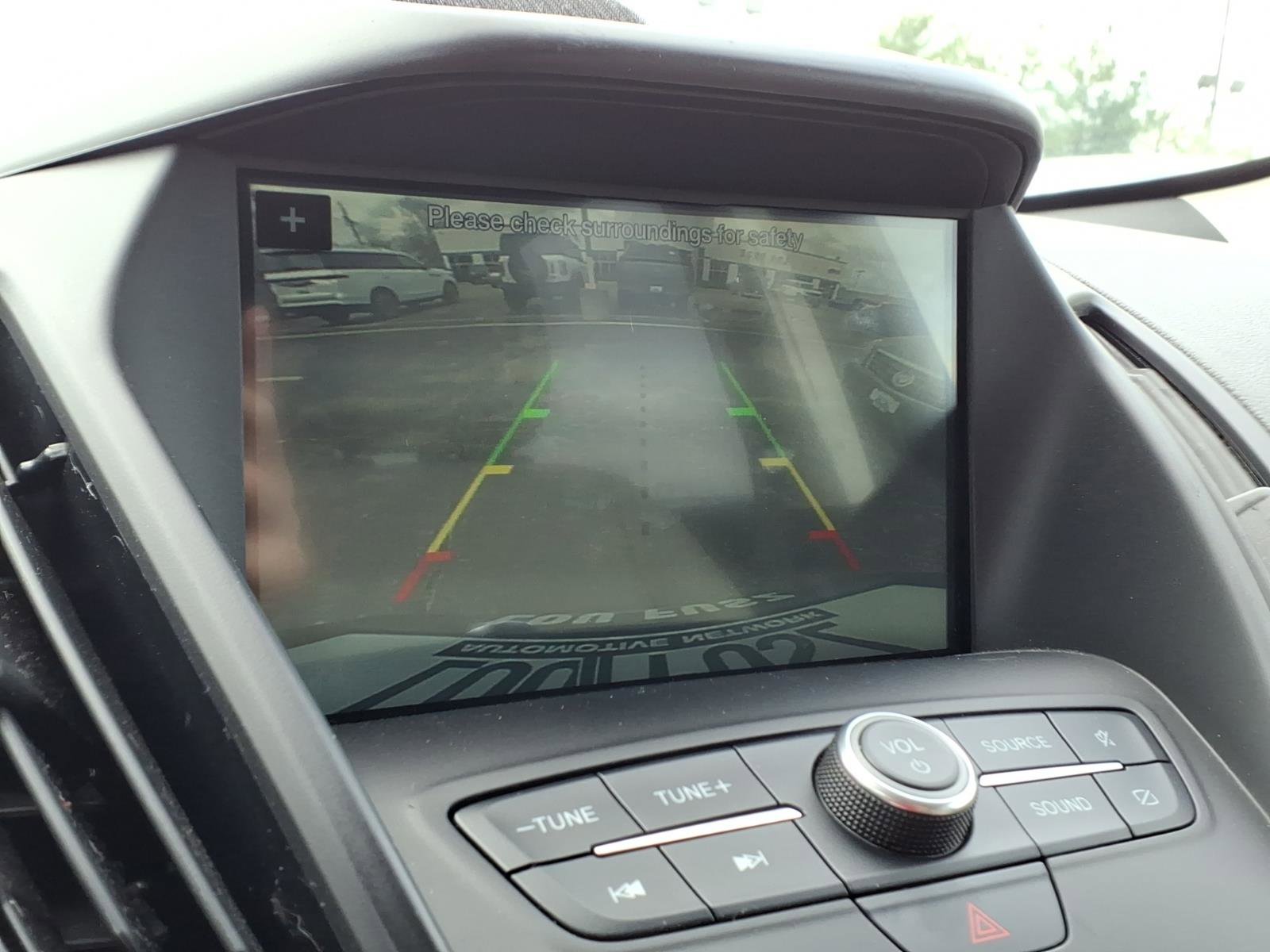 Used 2019 Ford Escape SE image 12
