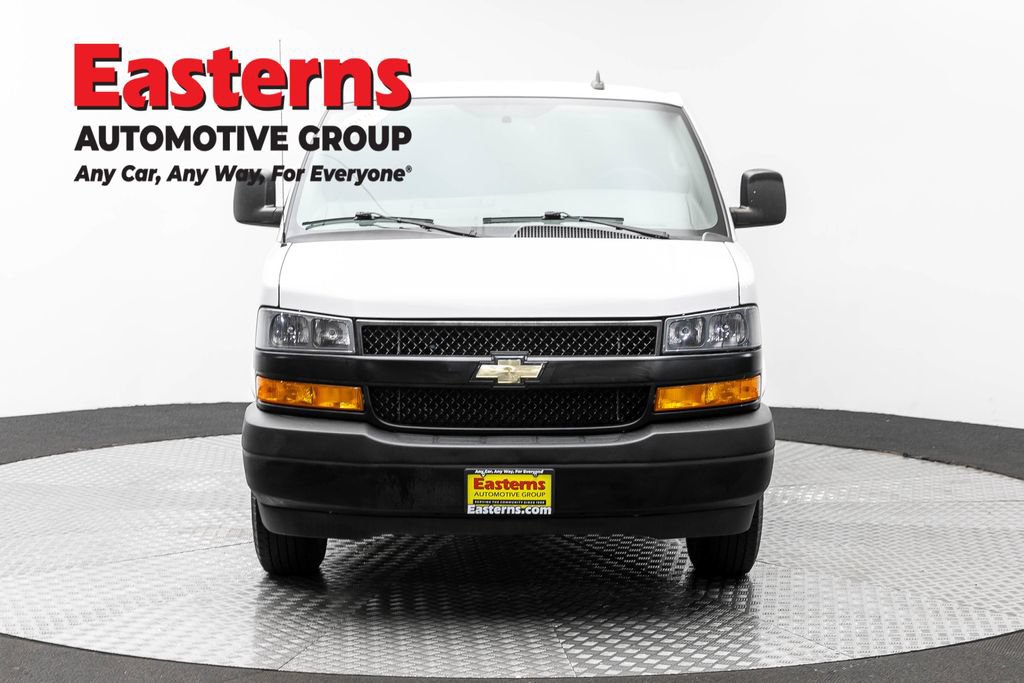 Used 2021 Chevrolet Express 2500 RWD image 2