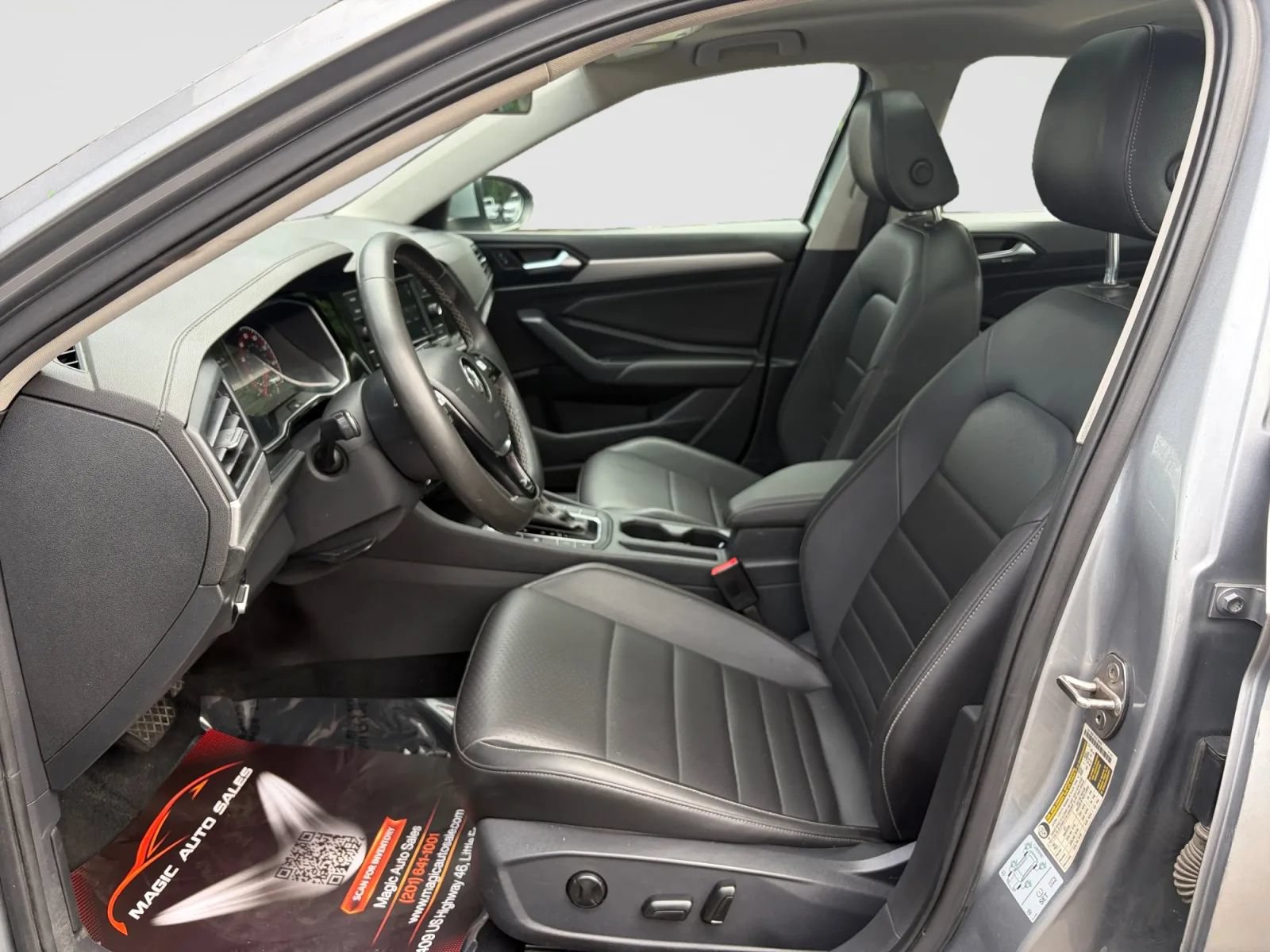 Used 2021 Volkswagen Jetta SE FWD image 12