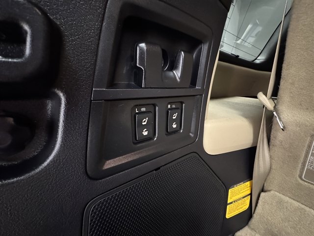 Used 2014 Toyota Sequoia Platinum AWD/4WD image 21