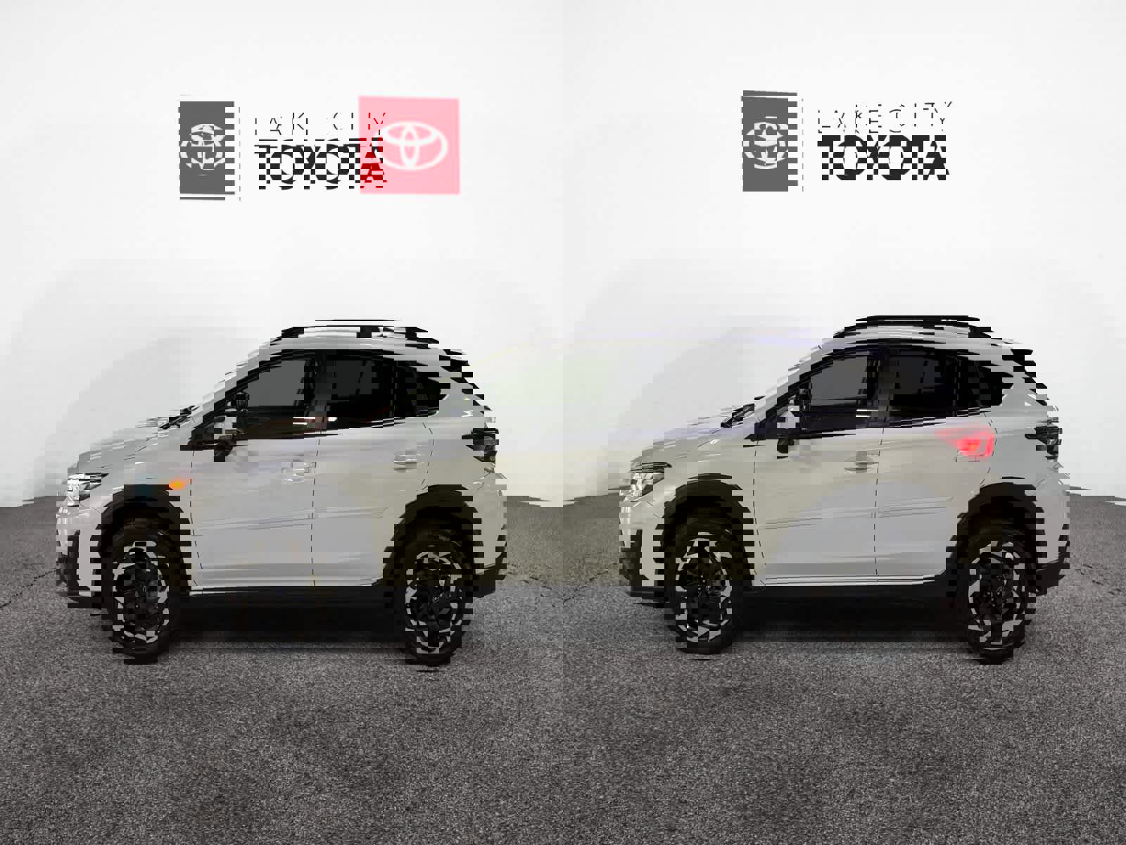 Used 2021 Subaru Crosstrek 2.5i Limited w/ Moonroof Package 2 image 2