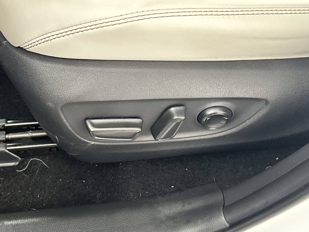 Used 2025 Toyota RAV4 XLE Premium w/ Weather Package FWD image 21