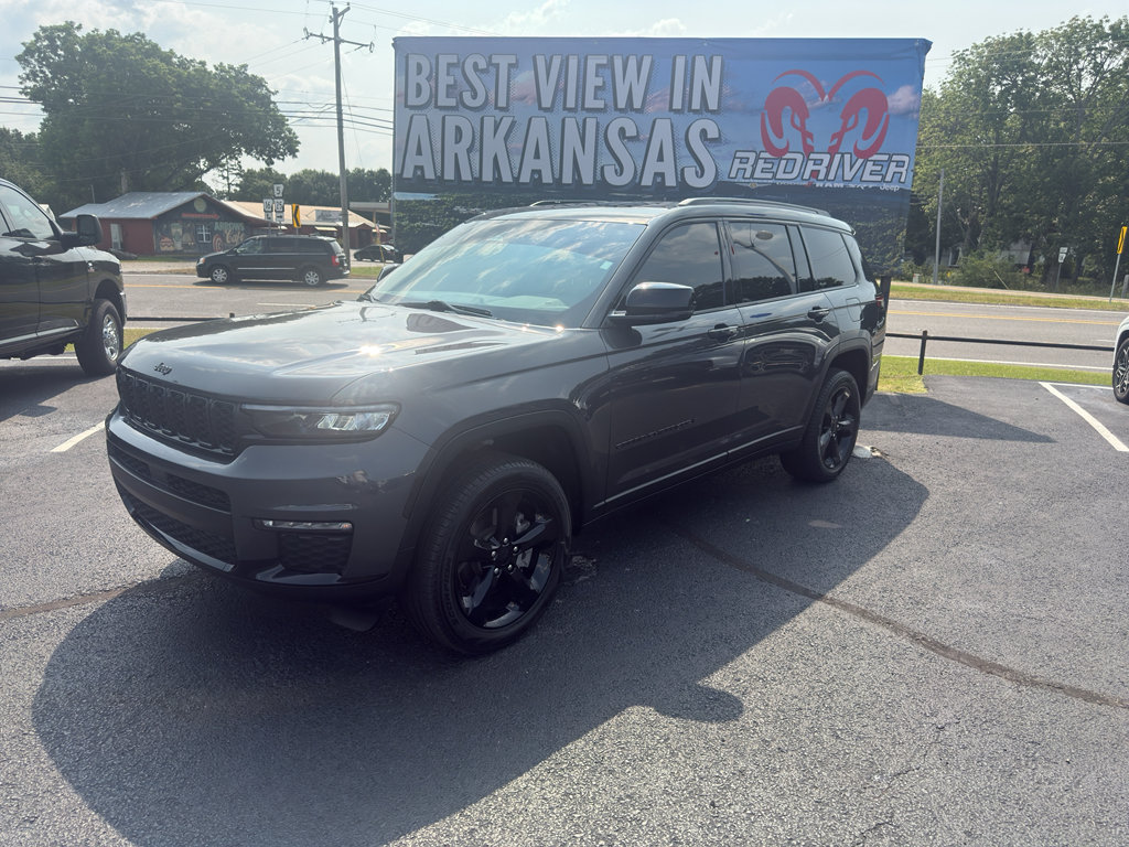 Used 2025 Jeep Grand Cherokee L Limited w/ Black Appearance Package AWD/4WD image 1