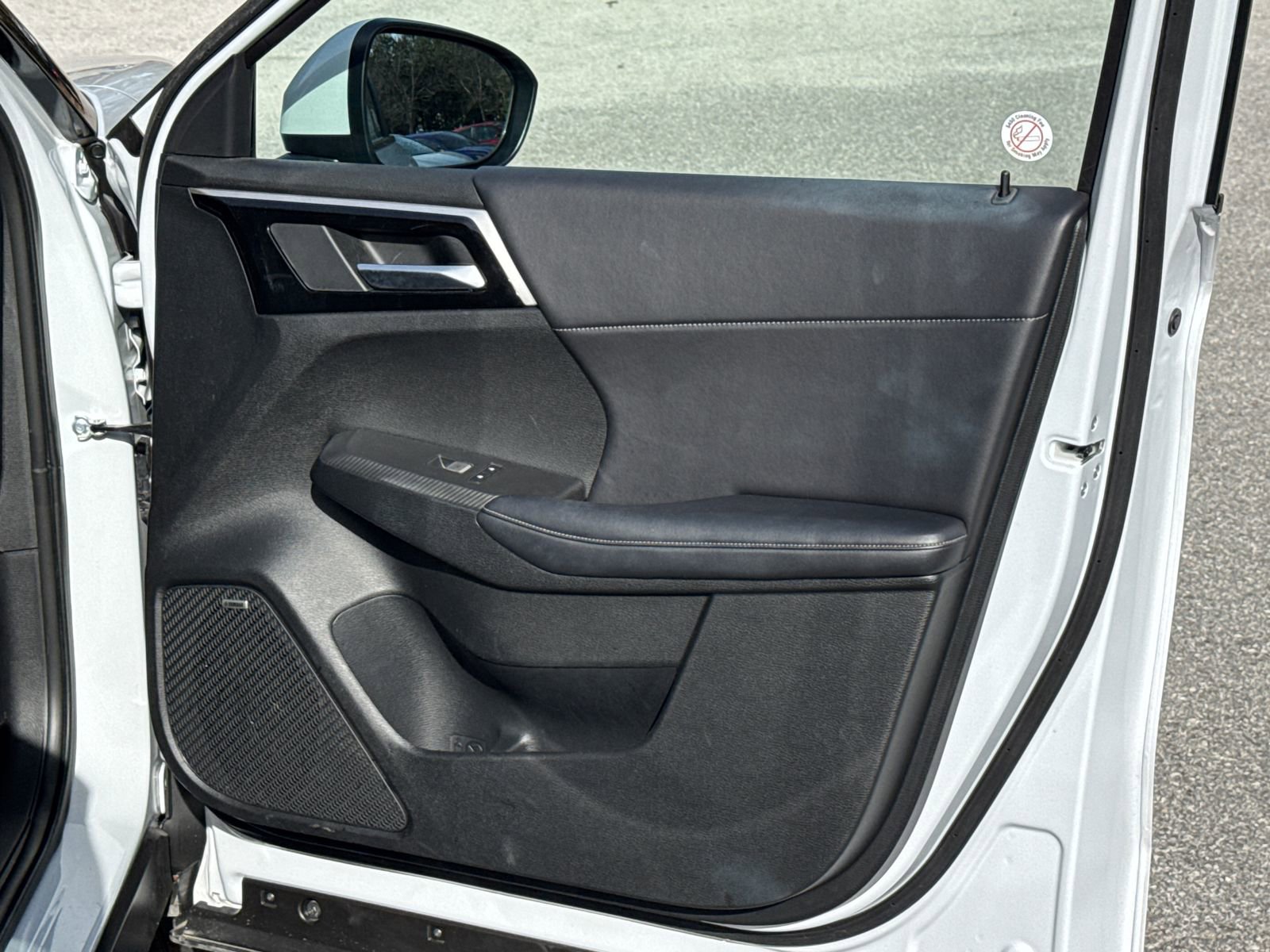 Used 2025 Mitsubishi Outlander SE image 14