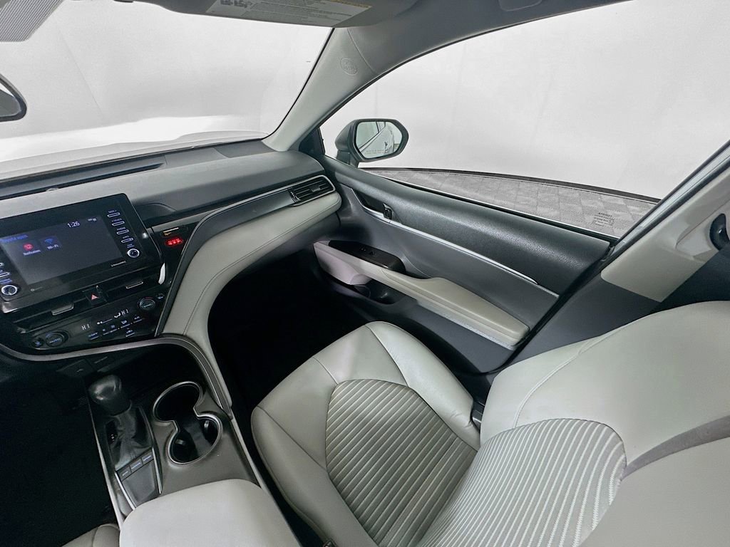 Used 2023 Toyota Camry SE image 11