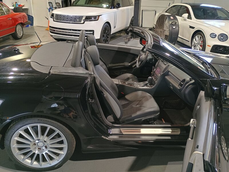 Used 2011 Mercedes-Benz SLK 300 image 33