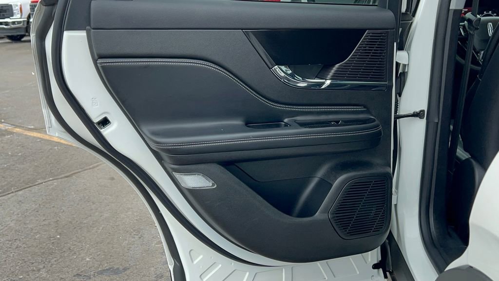 Used 2022 Lincoln Corsair AWD w/ Premium Package image 33