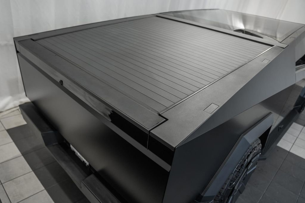 Used 2024 Tesla Cybertruck AWD Crew Cab image 10