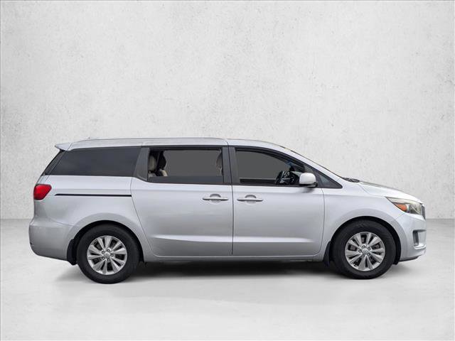 Used 2016 Kia Sedona LX w/ LX Convenience Package image 4